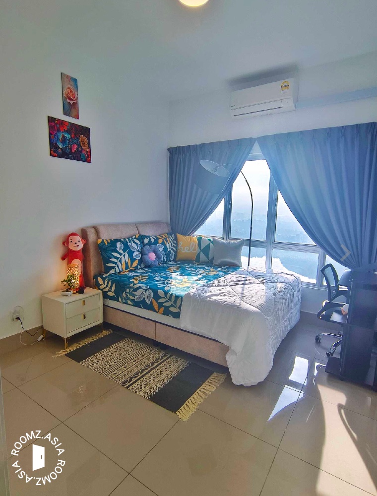 Single room for rent at with private 🛁bathroom